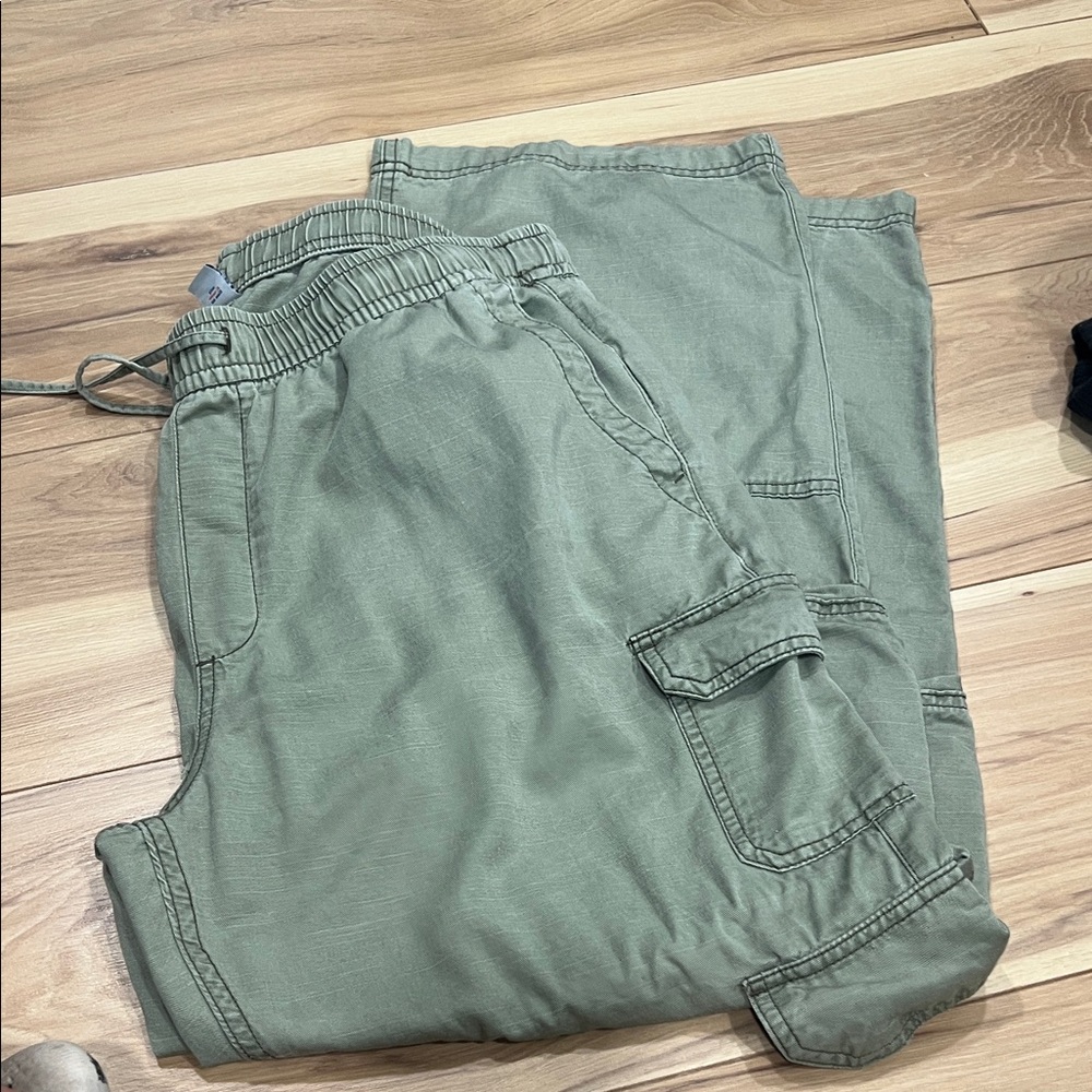 Women Green Cargo Pants
